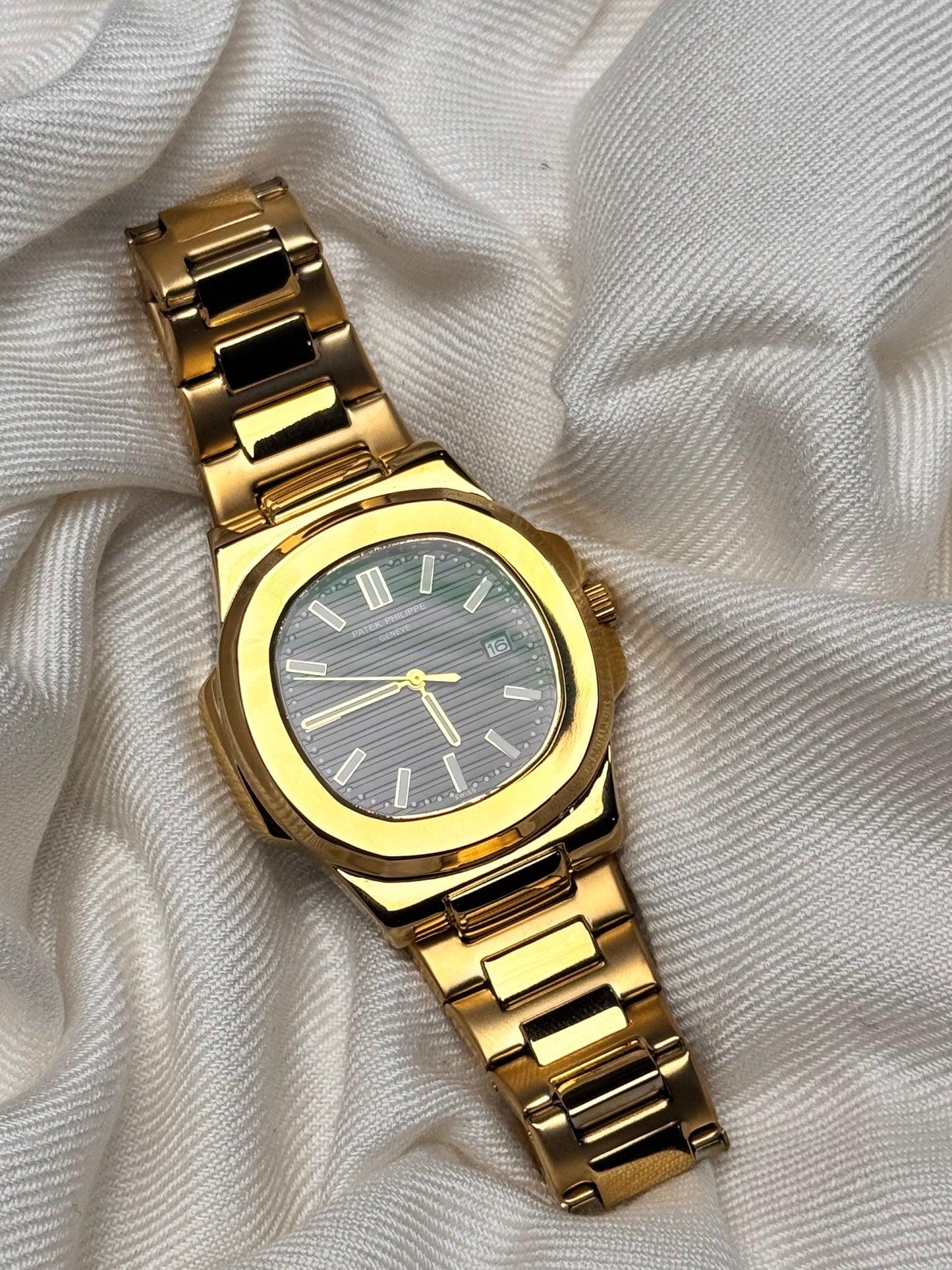 Premium Classic Black Dial Golden Chain Watch